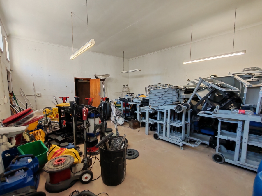 To Let Commercial Property for Rent in Somerset West Western Cape
